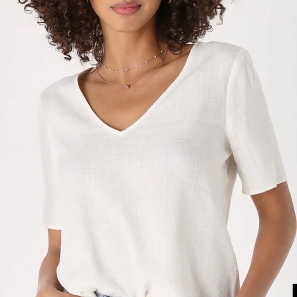 White linen boxy crop top v-neck size xs from Lulu’s - Picture 6 of 6